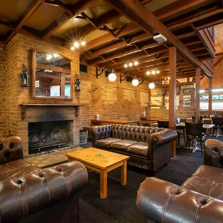 Nightcap At Macquarie Inn-3