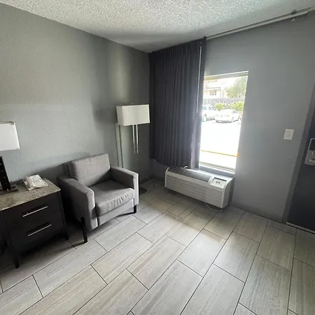 Budget Inn Sanford International Airport-2
