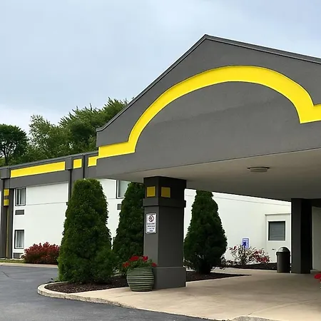 Super 8 By Wyndham Logansport-3