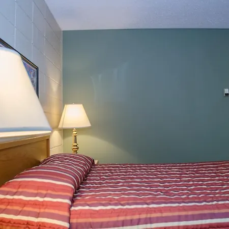 Plains Motel-3