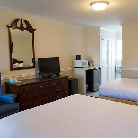 The Colonial Lodge-3