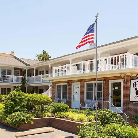 The Colonial Lodge-2