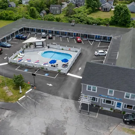 Jonathan Edwards Motel-2