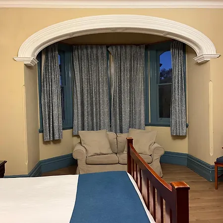 Airlie House Motor Inn-2