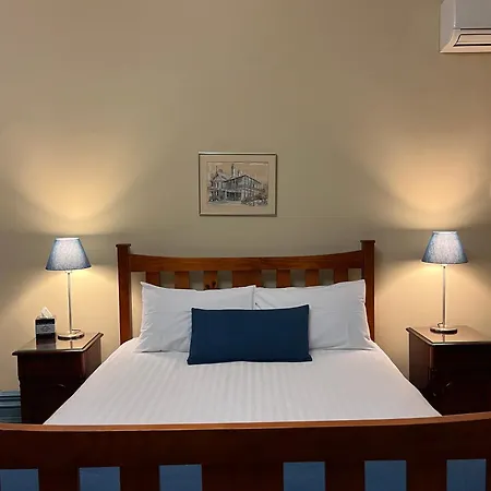 Airlie House Motor Inn-3