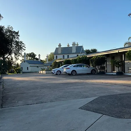 Airlie House Motor Inn-2