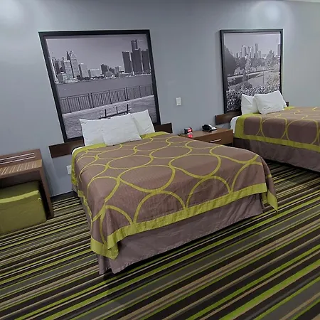 Super 8 By Wyndham Windsor/Dougall-3
