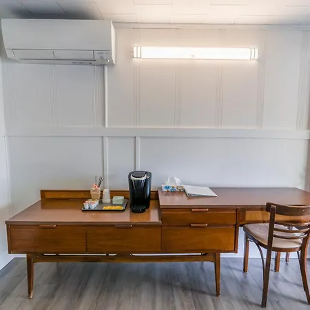 Mount Coolidge Motel-3