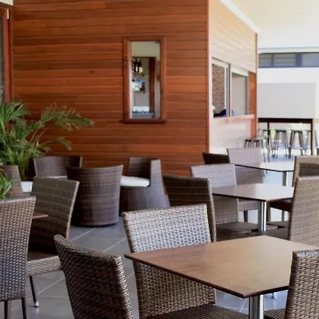 Merinda Village Hotel - Country Pub Stay - Just Off Bruce Highway-3