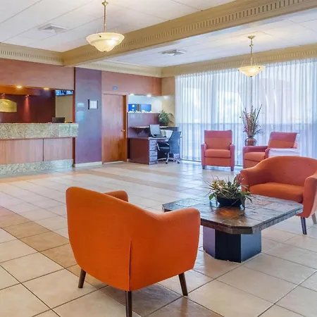 Howard Johnson By Wyndham Lakeland-3
