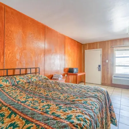 Gulfway Motel By Oyo Near Airport I 37-3
