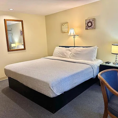 Skaneateles Inn On 20-3