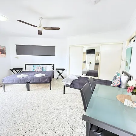 Emu Park Beach Motel-3
