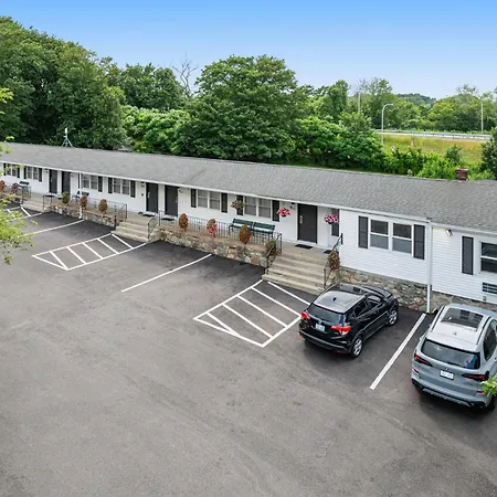 Founder'S Brook Motel And Suites-3