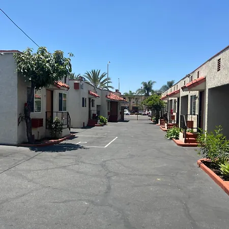 World Motel-2