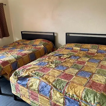 Slumberland Motel-2
