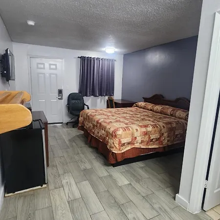 Economy Inn-3