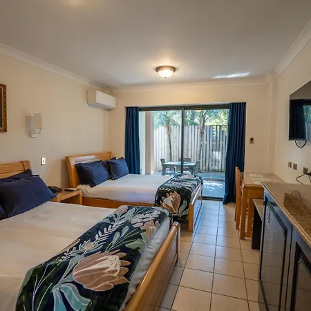 Novena Palms Motel-3