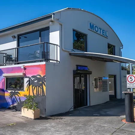 Novena Palms Motel-3