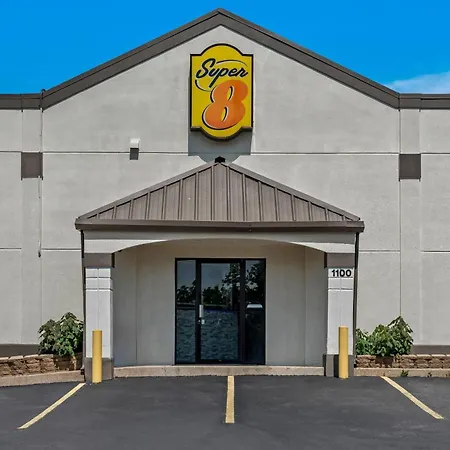 Super 8 By Wyndham Brownsburg-3