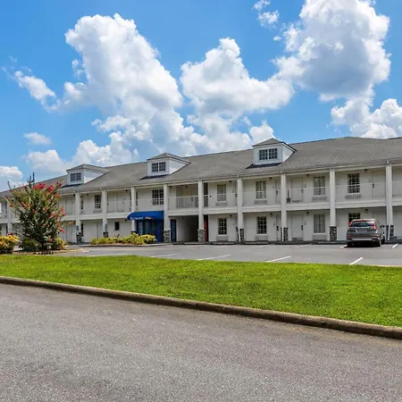 Baymont By Wyndham Forest City-3