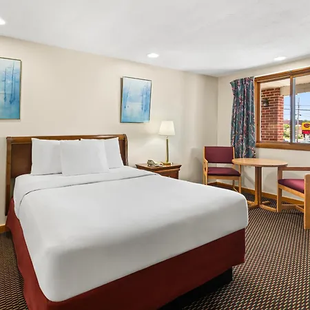 Americas Best Value Inn Biddeford-2