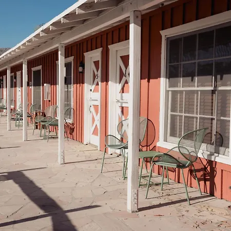 Room 5 - Downtown Joshua Tree Motel - Pet Friendly - Walk To Shops & Visitor Center, Minutes To Park Entrance-2