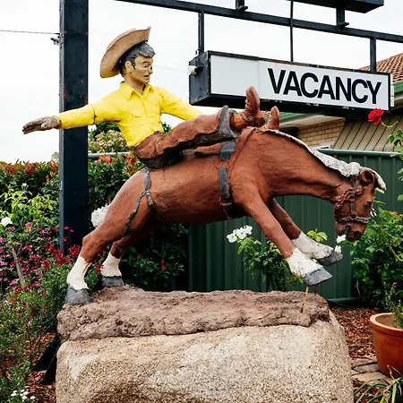 Buckaroo Motor Inn-3