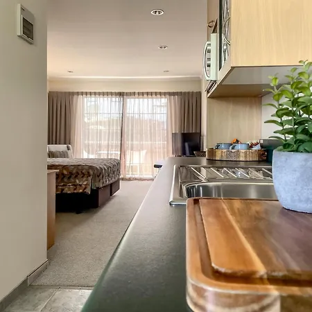 Greenlane Manor Motel-2
