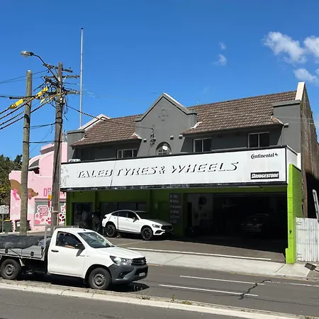 Edgecliff Lodge Motel-2
