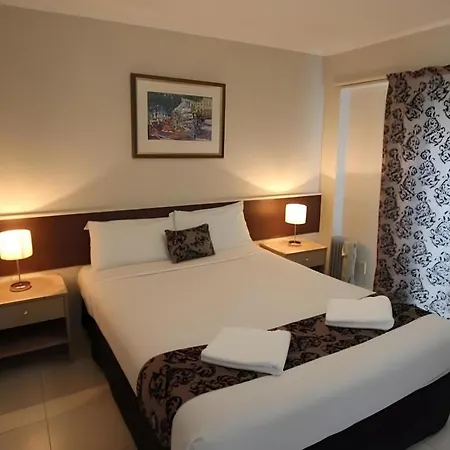 Motel 80-3