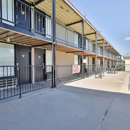 West Texas Inn & Suites With Kitchenette-3