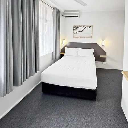 Golden Sands Motor Inn-3