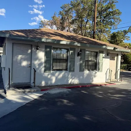 Bishop Elms Motel-3