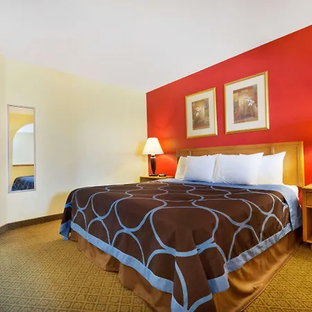 Super 8 By Wyndham Lancaster-3