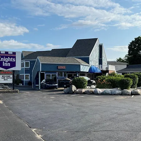Knights Inn Mackinaw City-3
