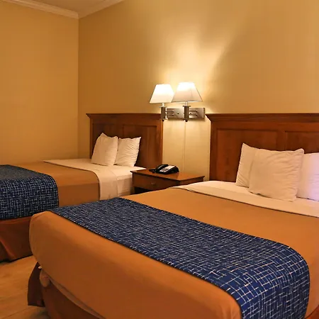 Travelodge By Wyndham Pasadena Central-3