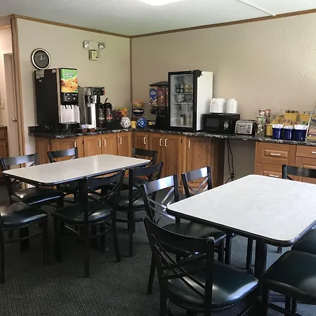 Days Inn By Wyndham Salem, Il-3