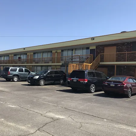 Days Inn By Wyndham Salem, Il-2
