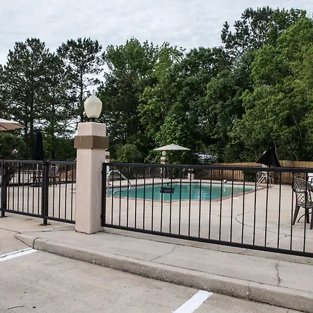 Mockingbird Inn & Suites-2