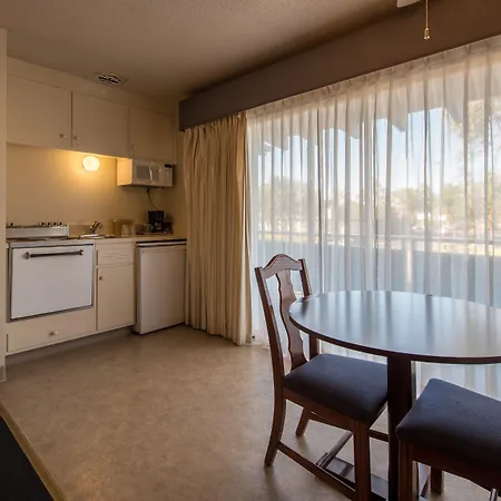 Coral Reef Inn & Condo Suites-2