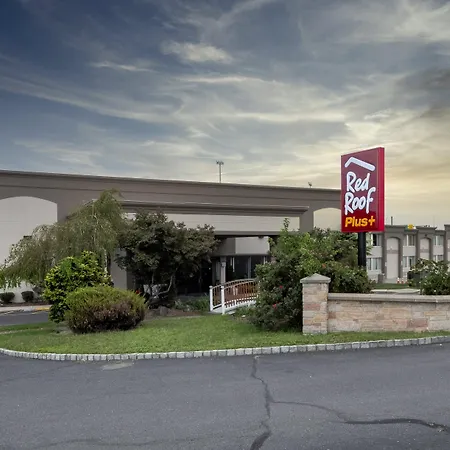 Red Roof Inn Plus Woodbridge - Carteret-3