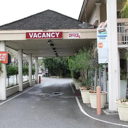 Caravelle Inn Extended Stay-3
