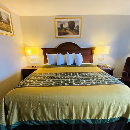 Harrisonville Inn & Suites-2