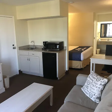 Days Inn & Suites By Wyndham Navarre - Near Beaches Hurlburt-2