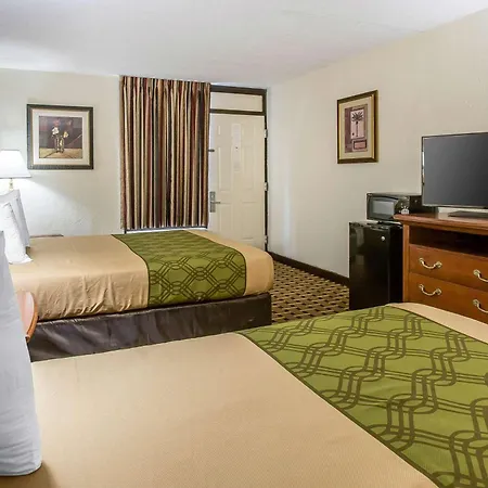 Econo Lodge Savannah Midtown-3