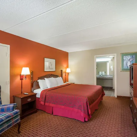 Days Inn By Wyndham Hurricane Mills-3