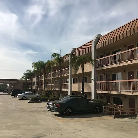 Days Inn By Wyndham Ontario Airport-3