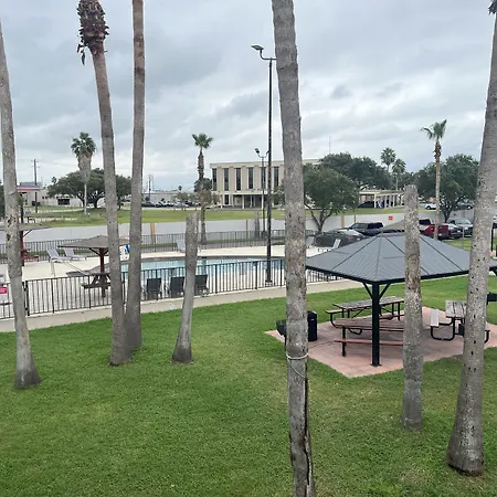 Red Roof Inn Corpus Christi North - Near Downtown-3