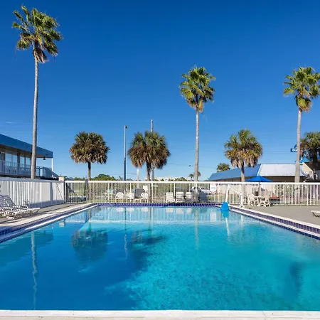 Days Inn By Wyndham Titusville Kennedy Space Center-2